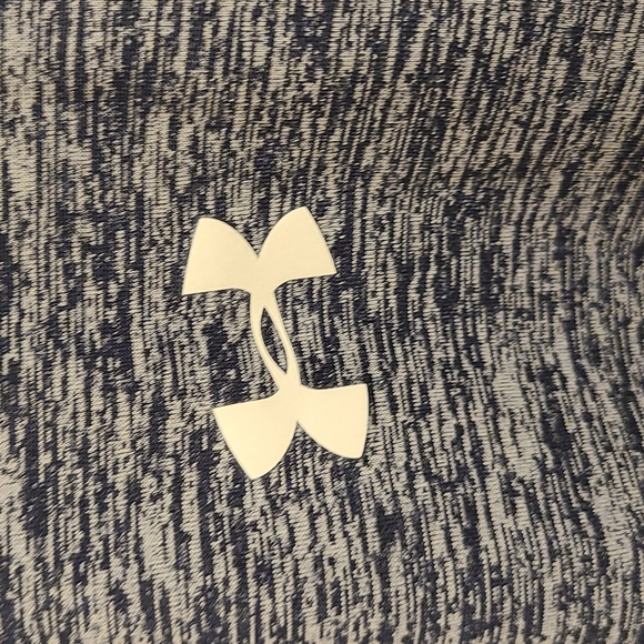 Under Armour | Large | Men's Quarter Zip Up - Picture 2 of 5